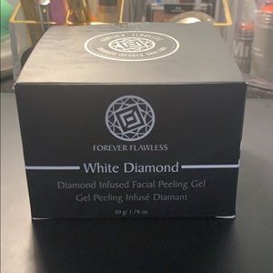 Forever Flawless Facial Peeling Gel